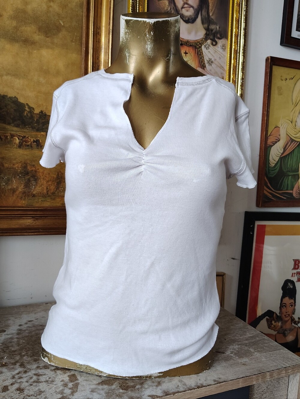 Vintage Y2K Baby Tee Medium White T-Shirt Cotton Blend Notched Neckline Top